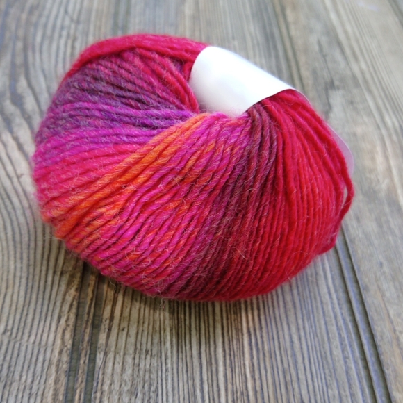 Trendsetter Yarns Wool Acrylic Colorful Skein Crocheting Knitting - Picture 9 of 9